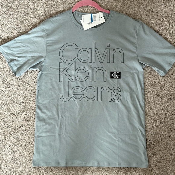 NWT Calvin Klein Jeans Boy’s Logo Graphic Tee - Picture 2 of 2